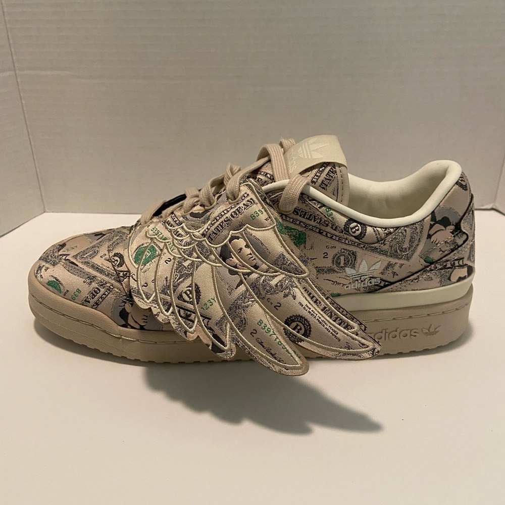 Adidas Jeremy Scott Money Forum Wings 1.0 Low ADV
Men’s Size 9.5
New
Price: $120